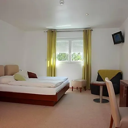 Les Portes De La Vallee Hotel